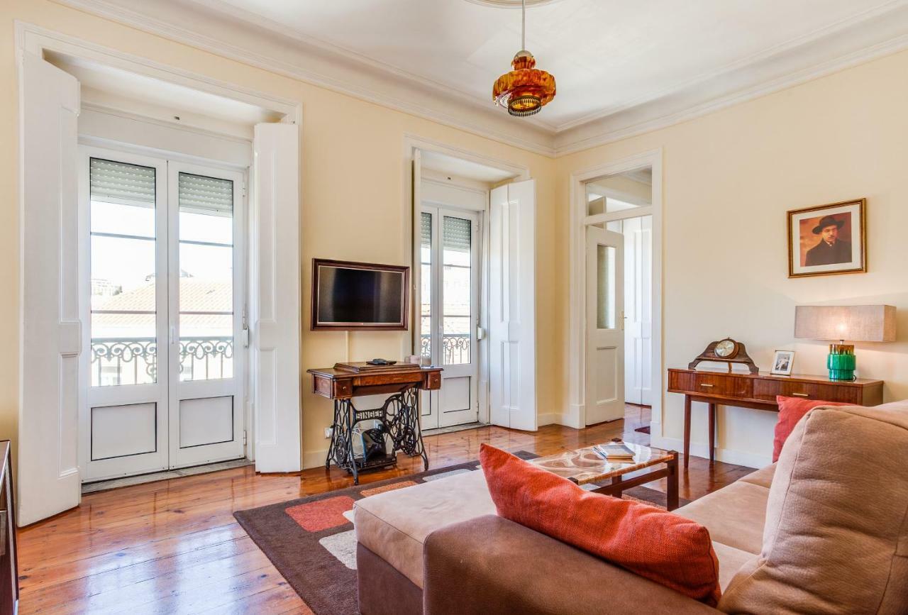 Joivy Fernando Pessoa Apartments ลิสบอน ภายนอก รูปภาพ